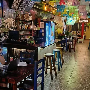 https://tres-mundos-hostel.quintano-roohotels.com